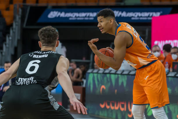 赋予了许多 赋予了许多