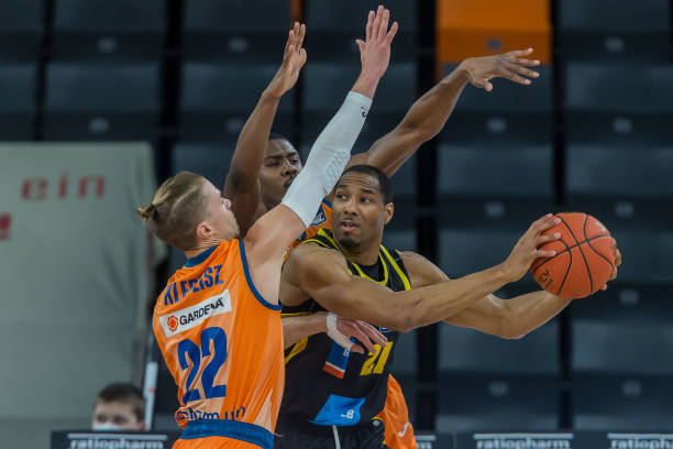 创造出手空 创造出手空